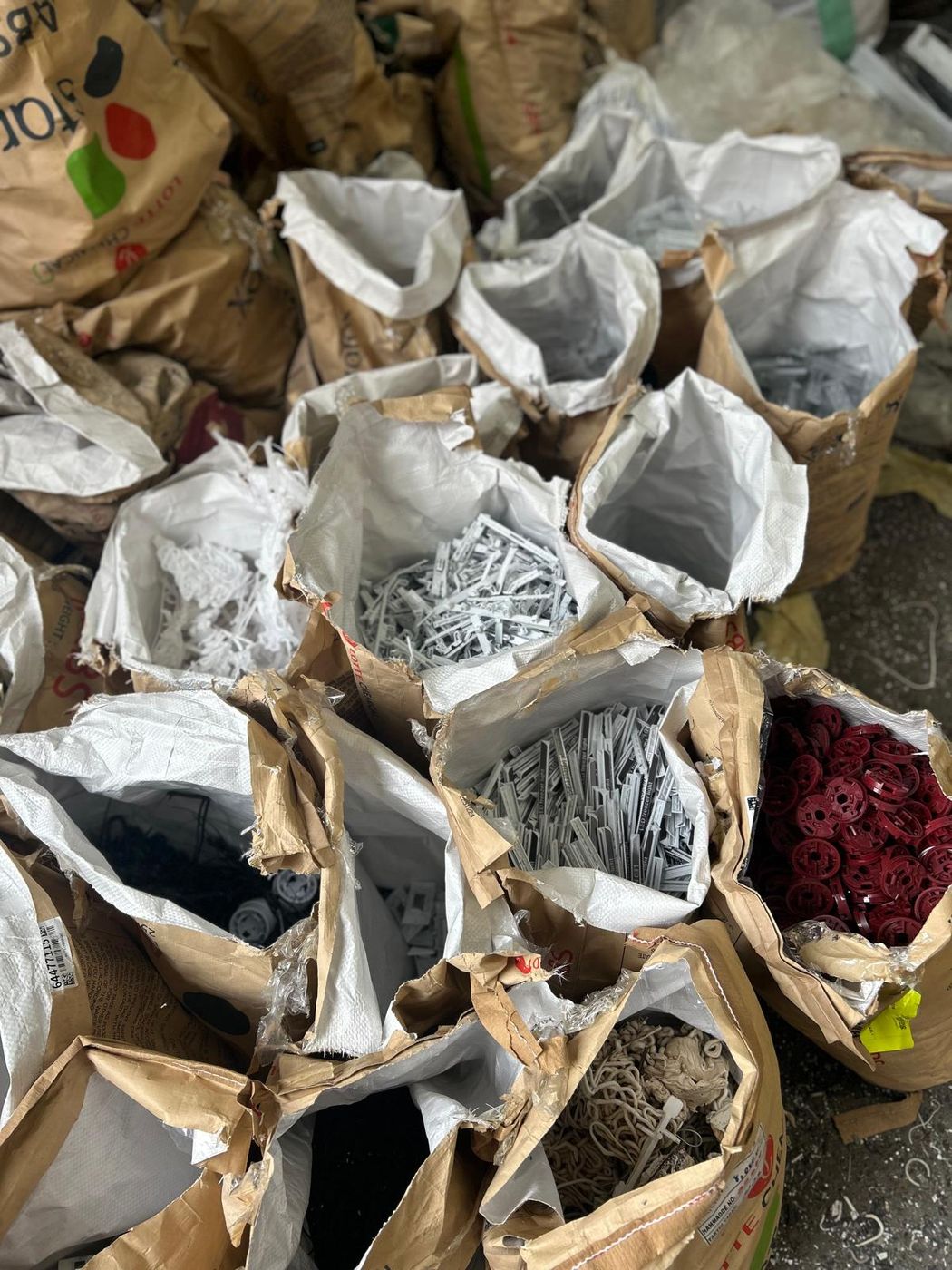 Cinsine göre ayrıştırılmış plastikler